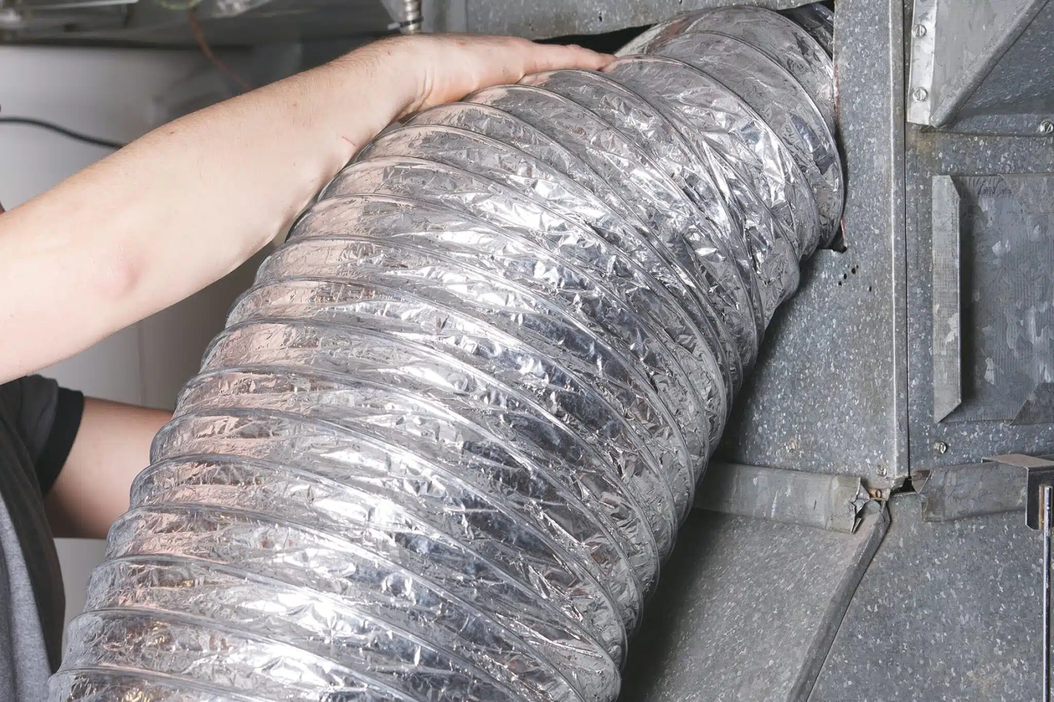 Cleaning ductwork, Commercial HVAC Systems.